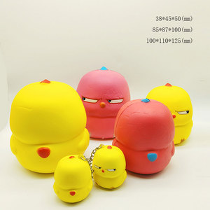 Grand jouet anti-stress en PU en forme de poulet jaune à yeux bouclés, à rebond lent, pour la décompression et la gestion de l'agression - Product Image 5
