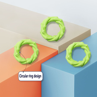 Anneau de jouet à mâcher pour chien en caoutchouc durable non toxique pour le nettoyage des dents Style 3D classique et à la mode