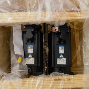 มอเตอร์ AC รุ่นใหม่ R911318003 MSK100C-0300-NN-M2-LG2-RNNN แบบเฟสเดียว 3000 รอบต่อนาที 15 กิโลวัตต์ แบบปิด 460/480 โวลต์ พร้อมขาติดตั้ง - Product Image 6