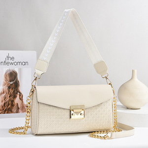 <span class=keywords><strong>Sac</strong></span> à bandoulière en cuir PU pour femmes, <span class=keywords><strong>sac</strong></span> à <span class=keywords><strong>main</strong></span> géométrique gaufré avec chaîne et large bandoulière - Product Image 3