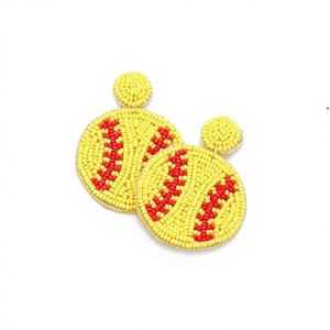 Boucles d'oreilles pendantes élégantes en perles de cactus vertes de qualité supérieure, plaquées argent, inspirées des fleurs, bijoux tendance pour femme, idéales pour les soirées. - Product Image 1