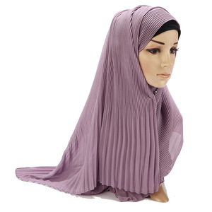 Nueva moda para mujer Bandana étnica Jersey de gasa a rayas Hijab con perlas de seda dobladas Musulmán Nuevo estilo - Product Image 2