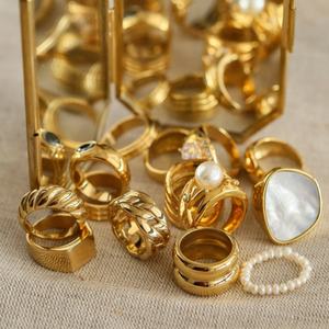 Anillos de Acero Inoxidable para Mujer, Diseño Moderno, Venta al por Mayor, Varios Tamaños y Estilos, Chapados en Oro de 18K, Anillos Sencillos con Perlas para Chicas - Product Image 2