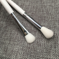 Pinceau de mélange d'ombres à paupières personnalisé Pinceau doux pour les yeux en poils synthétiques pour le fard à paupières et le nettoyant pour les cils