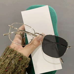Lunettes anti-lumière bleue photochromiques à monture plate, effet changeant de couleur, sans <span class=keywords><strong>maquillage</strong></span>, tendance mode pour <span class=keywords><strong>femme</strong></span> - Product Image 3