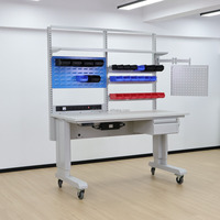Banco de Trabajo Modular Eléctrico ESD DETALL para Ensamblaje de PCB con Sistema de Conexión a Tierra y Superficie Laminada ESD, y Accesorios Modulares