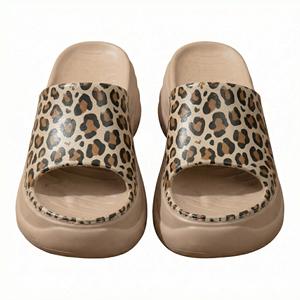 รองเท้าส้นสูงสำหรับผู้หญิง ดีไซน์ลายเสือดาว วัสดุ EVA ระบายอากาศได้ดี นุ่มสบาย เป็นมิตรกับสิ่งแวดล้อม เหมาะสำหรับใส่ในบ้าน/นอกบ้าน ฤดูร้อน - Product Image 2