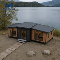 Maison conteneur préfabriquée mobile modulaire démontable de luxe au design artisanal moderne, extensible, à double aile et mur en verre, compacte