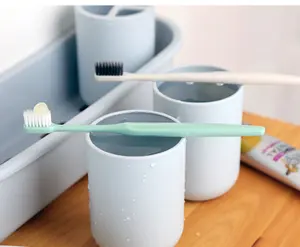 बाथरूम गौण सेट टूथब्रश धारक दांत मग के साथ शैम्पू मशीन बोतल