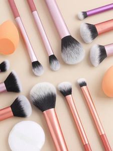 Ensemble de 15 pinceaux de maquillage de qualité supérieure, pinceaux professionnels pour fond de teint, poudre, <span class=keywords><strong>fard</strong></span> <span class=keywords><strong>à</strong></span> paupières, avec éponges douces et étui portable - Product Image 3