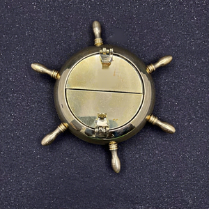 Cendrier élégant en laiton en forme de roue de bateau avec couvercle articulé, accessoire de fumage nautique et maritime pour salon de cigares, bar, bureau - Product Image 5