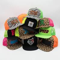 Gorras Trucker de Corona Alta en Stock, Envío Rápido, Multicolor, Frente de Espuma, Personalización de Marca, Tiempo de Entrega Rápido, Moda Hip Hop