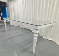 Table de banquet rectangulaire en verre blanc de luxe avec pieds décoratifs vintage pour événements et fêtes – Direct Usine