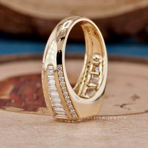 Impresionante anillo de diamantes de joyería fina con banda dividida y un deslumbrante diamante central para propuestas inolvidables. - Product Image 5