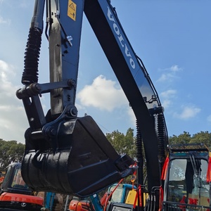 รถขุดตีนตะขาบ Volvo EC210BLc มือสอง สภาพดีเยี่ยม ทนทาน เหมาะสำหรับงานก่อสร้างถนน - Product Image 1