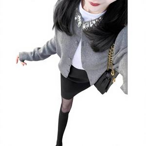 <span class=keywords><strong>Cardigan</strong></span> da donna grigio di alta qualità <span class=keywords><strong>in</strong></span> maglia con paillettes e fodera <span class=keywords><strong>in</strong></span> lana, top <span class=keywords><strong>in</strong></span> <span class=keywords><strong>pizzo</strong></span> con scollo all'americana, tinta unita, a maniche lunghe, delicato, per primavera autunno - Product Image 1