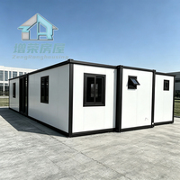 Maison isolée australienne conçue comme une mini-maison et des unités d'habitation complémentaires, conçues comme une maison préfabriquée extensible pour une utilisation privée dans la cour arrière