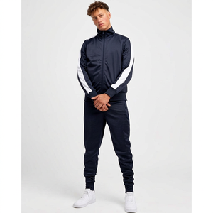 Ensemble deux pièces tendance pour femme : pull à capuche chaud et respirant en maille, style sport décontracté, collection automne - Product Image 1