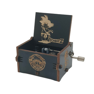 Boîte à musique miniature à manivelle, thème dessin animé moderne, effet bois, logo gravé, 'you Are My Sunshine', cadeau populaire pour anniversaire <span class=keywords><strong>et</strong></span> Noël - Product Image 6