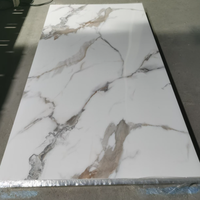 Feuille de marbre en PVC à revêtement UV haute brillance pour panneau mural intérieur