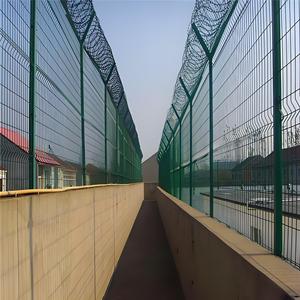 358 Clôture de sécurité anti-coupure ClearVu Design Porte battante électrique pour la protection du périmètre de l'aéroport Clôture de jardin en métal de 2m pour les maisons - Product Image 6