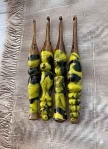 Crochets en résine et en bois durables, surface lisse, design ergonomique léger pour le tricot, le crochet et les projets d'artisanat - Product Image 3