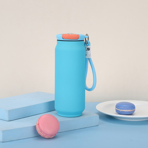 Vaso de Acero Inoxidable 304, Diseño de <span class=keywords><strong>Lata</strong></span> de <span class=keywords><strong>Coca</strong></span> <span class=keywords><strong>Cola</strong></span>, Macaron, Gran Capacidad, para Auto, con Recubrimiento de Goma, Venta al Por Mayor - Product Image 4