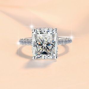 Nhẫn nữ đá moissanite cắt <span class=keywords><strong>emerald</strong></span>, màu D, kích thước 7*9mm, chứng nhận GRA, mạ vàng trắng, bạc 925 - Product Image 1