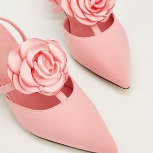 Mules de Tacón Bajo con Punta en Pico y Tira Trasera al Tobillo al por Mayor |   Tacones de satén con rosas florales en 3D, dulces y románticos, para bodas y fiestas, para <span class=keywords><strong>mujer</strong></span> - Product Image 3