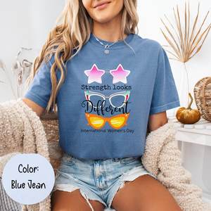 T-Shirt da Donna Comfort Colors, Vestibilità Regolare, Collo Tondo, 100% Cotone, Design con Stelle Stampate, Maglietta per la Giornata Internazionale della Donna - Product Image 3