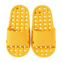 Sandales de bain jaunes 25 cm à bout ouvert, semelle perforée, en maille drainante, non-rétractables, pour salle de bain et balcon