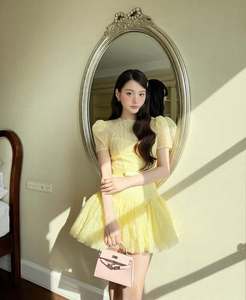 Vestido de Fiesta Elegante de Encaje Amarillo Claro al por Mayor para Mujer, Vestido Mini de Manga Corta con Hombros Descubiertos para Baile de Graduación, Personalizado OEM/ODM, Dulce Estilo Veraniego - Product Image 4