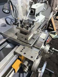 Tour manuel 6250B, longueur de tournage maximale 1500 mm, outil d'usinage de précision en très bon état, idéal pour les projets de travail des métaux - Product Image 3