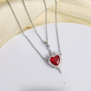 Collar de Acero Inoxidable con Flecha y Espada de Zirconio Rojo, Moderno y Personalizado, para Joyería Femenina - Product Image 1
