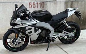 KZG Moto Usate all'Ingrosso, <span class=keywords><strong>Aprilia</strong></span> Gpr250r, Motocicletta a Benzina di Seconda Mano, Raffreddata ad Acqua 250cc, Moto Sportive Usate - Product Image 3