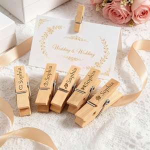 Pinces à linge en bois gravées, pinces en bois personnalisées avec nom et icône pour les cadeaux de mariage, l'affichage de photos, les cadeaux de fête - Product Image 1