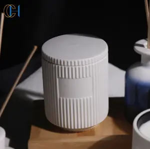 C&H Wholesale Design Customs Matte White Ceramic Candle Holders Lanterns Candle Jars Cylinder With Lid For Candle