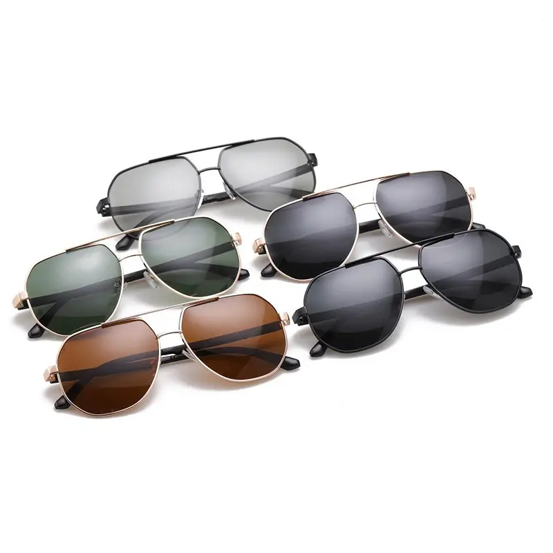 I nuovi occhiali da sole TR90 di 2024men in vari colori della montatura occhiali pilota polarizzati per esterni per Amazon