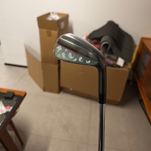 Juego <span class=keywords><strong>de</strong></span> Hierros <span class=keywords><strong>de</strong></span> <span class=keywords><strong>Golf</strong></span> Forjados Estilo Tour Blade 770, 4-PW, Acero al Carbono Suave, Cara Fresada con Precisión, Ranuras CNC, Control <span class=keywords><strong>de</strong></span> Distancia - Product Image 6