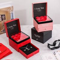 Offre Spéciale Saint-Valentin : Coffret Cadeau 9 Roses Éternelles en Savon avec Boîte à Bijoux à Couvercle Rabattable pour Bague et Collier
