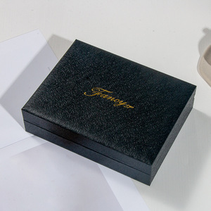 ชุดของขวัญสุดหรูสำหรับผู้ชาย Fancy Yc นาฬิกากันน้ำ กระเป๋าสตางค์ พวงกุญแจ ปากกา ของขวัญวันวาเลนไทน์สุดหรู บรรจุกล่อง 5 ชิ้น - Product Image 1