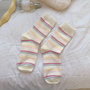 Bioserica Kỷ Nguyên mùa đông nhung màu vớ nữ giữa ống dày nhung ấm áp dễ thương hoạt hình vớ mùa đông - Product Image 3