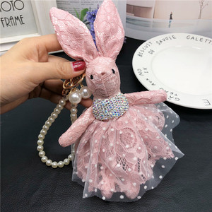 Fashion Pearl Diamond Rabbit Peluche Keychain Plush Lace Rabbit Key Chain Lady Bag Charm Pendant Gift Plushie Lace Bunny Keyring