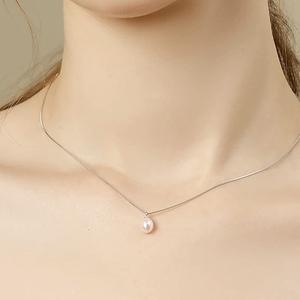 Collier pour femme en argent S925 D9346, style court, élégant, tempérament, perle d'eau douce, lumière intense, design élégant en forme de goutte d'eau - Product Image 4