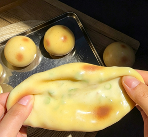 ลูกบอลบีบเล่นเนื้อนุ่มทำมือจากวัสดุวาสลีนรูปทรงมันฝรั่ง - Product Image 3