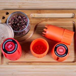 מטחנת עשבים עם אחסון גדול, מטחנת פלסטיק משולבת עם מגנט לטבק, מבצע חם - Product Image 3