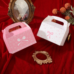 Boîte à nœud rose - Boîte cadeau idéale pour une fête d'anniversaire de fille. Petit et élégant, avec une couverture en papier de bonbons fraîche et magnifique - Product Image 4