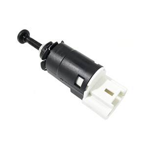 Reversing Light <b>Switch</b> 8200276361 <b>12V</b> Rear Car Use - Product Image 1