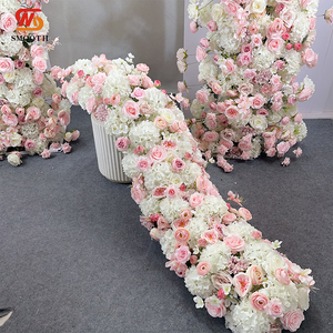 LEDA - Fondo de Boda Personalizado, Camino de Flores Rosadas Hecho a Mano, Arco de Rosas Blancas - Product Image 3