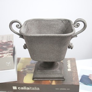 Maceta de hierro fundido estilo americano de Dezun Home Furnishings, cuadrada, con acabado envejecido, para decoración del hogar. - Product Image 4